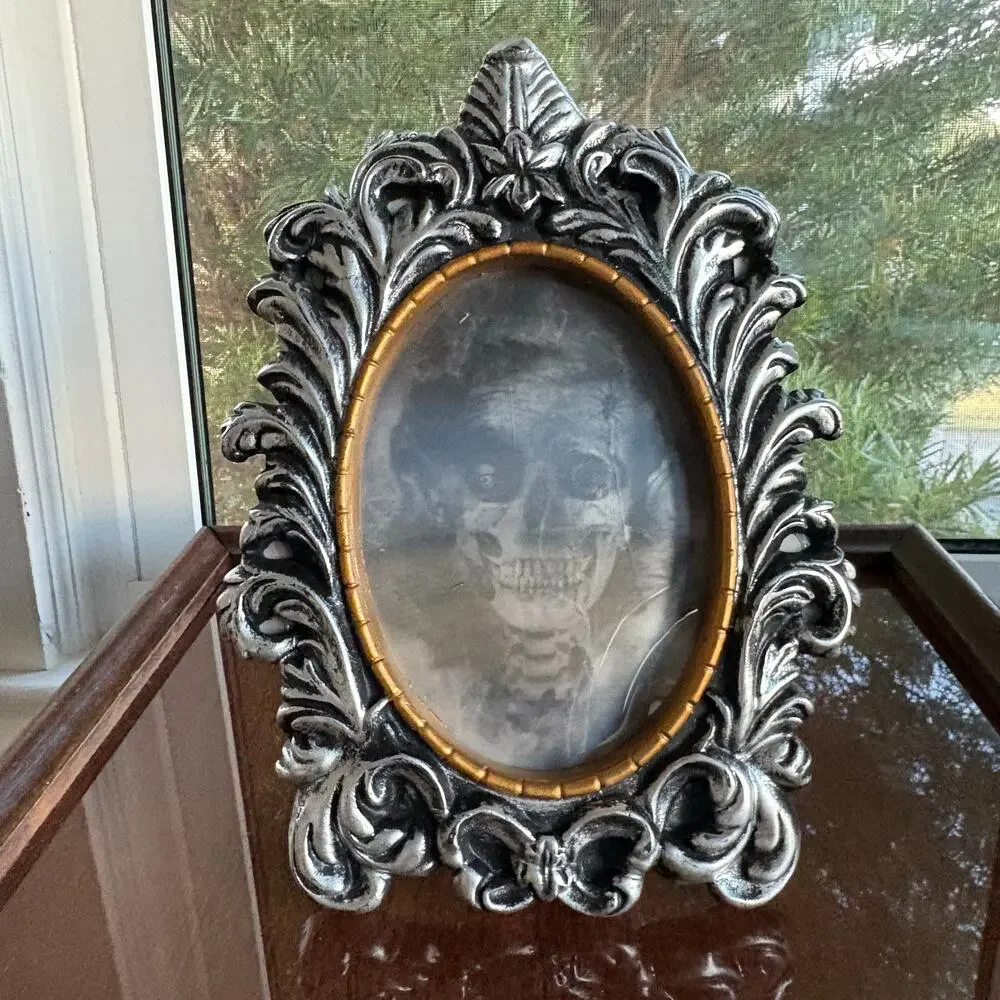 Vintage Lenticular Haunted Portrait Frame Gothic Flip Image Tabletop Decor
